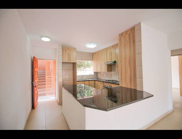 3 BEDROOM TOWNHOUSE TO LET IN NEW REDRUTH